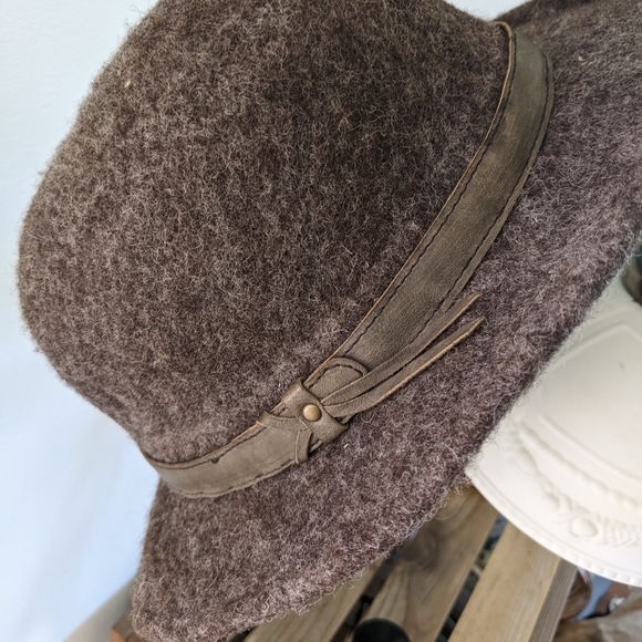 Wool hat - Picture 3 of 4